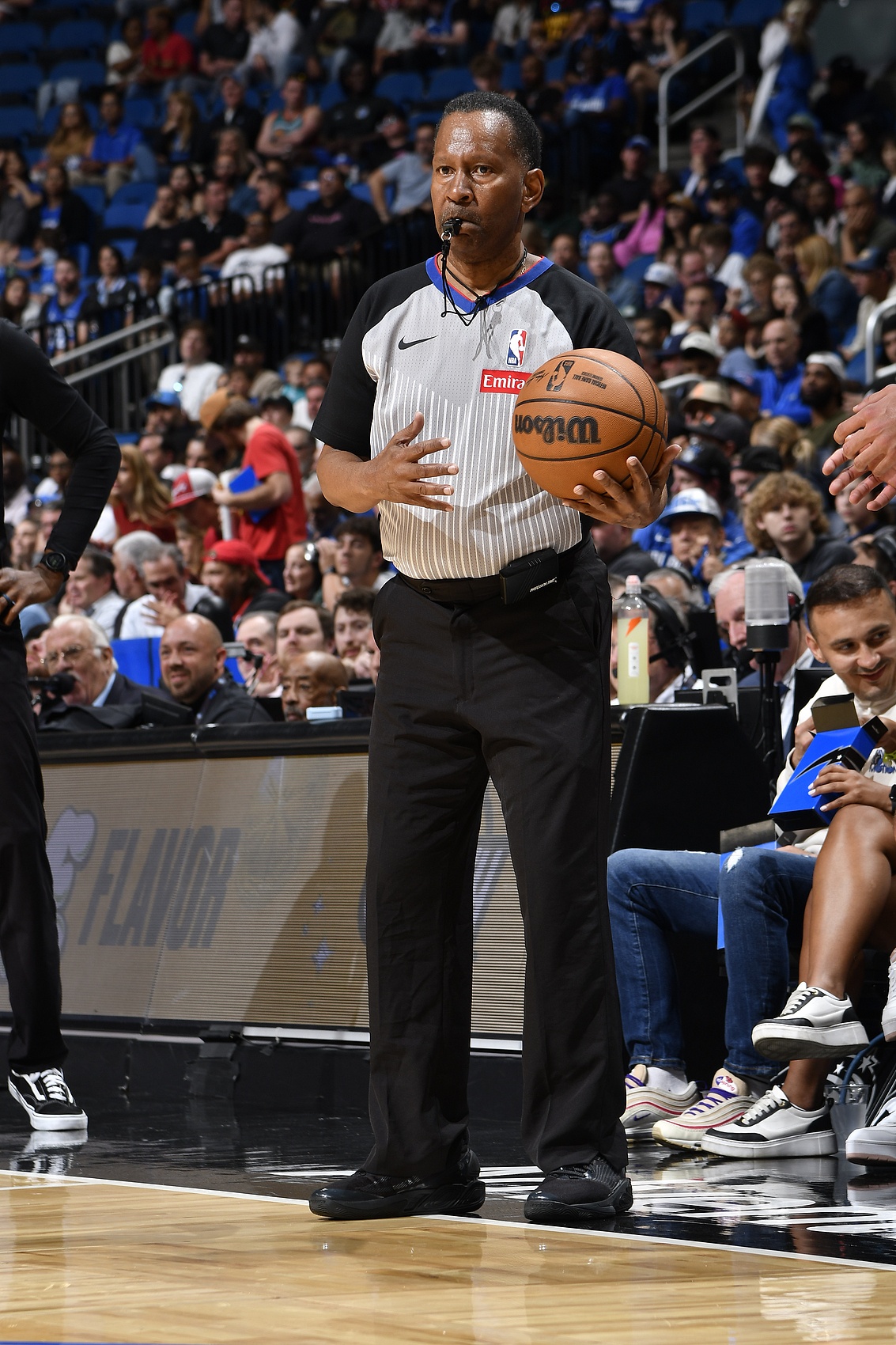 总决赛G3裁判组：主裁卡珀斯&副裁托尼兄弟 回放中心扎克-扎巴